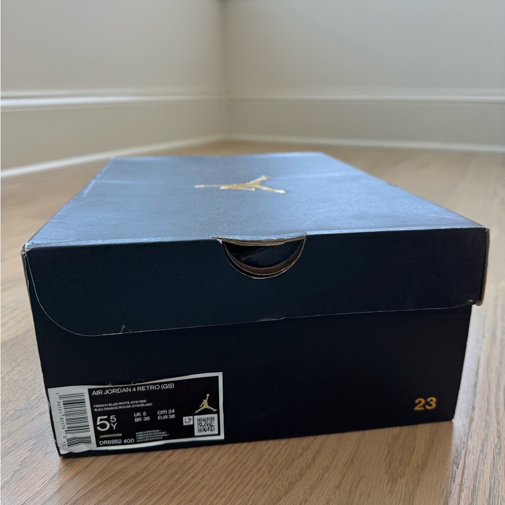 Brand new Grade school Jordan 4 MESSY ROOM w/extra laces and OG BOX - Picture 11 of 11